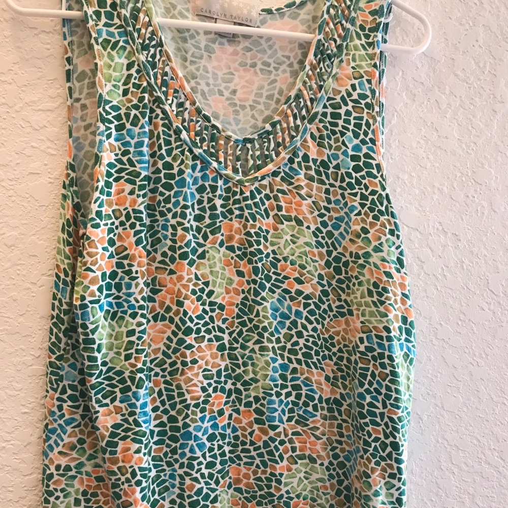 Sleeveless multi color top